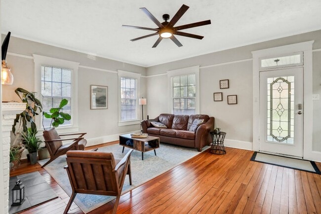 Foto del edificio - 1104 Lasalle St