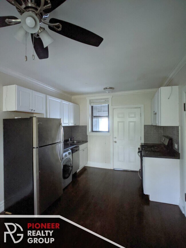 Foto del edificio - 1048 W Lill Ave