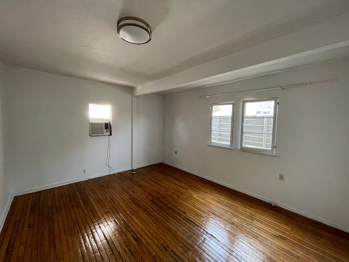 Foto del edificio - 3402 Greensward Rd