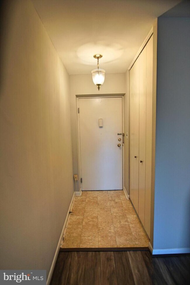 Building Photo - 130 Slade Ave