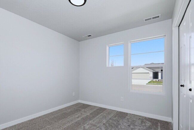 Building Photo - 9093 W Camellia St