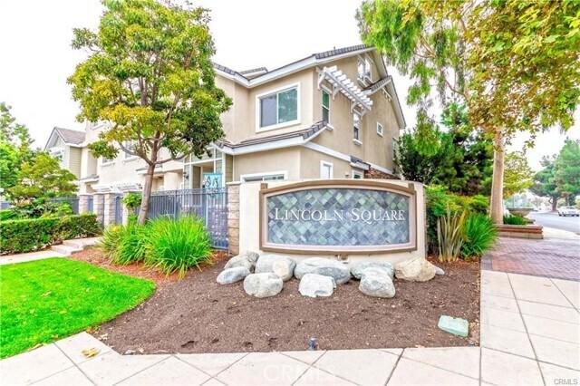 Primary Photo - 8970 Diamond Ct