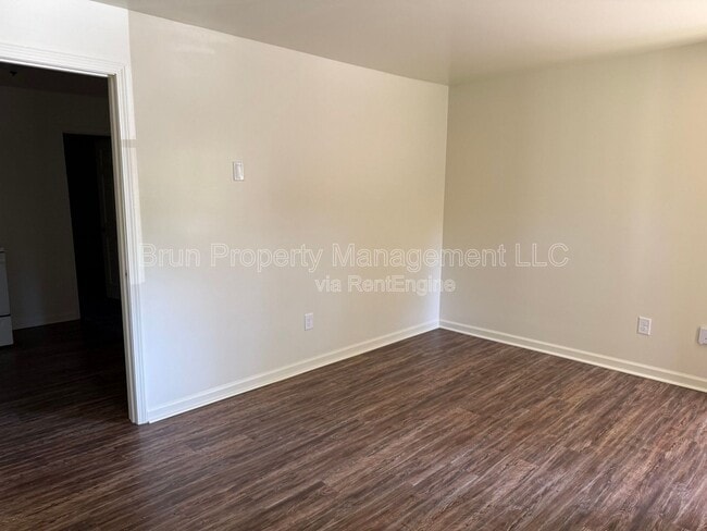 Building Photo - 5820 Sanford Rd