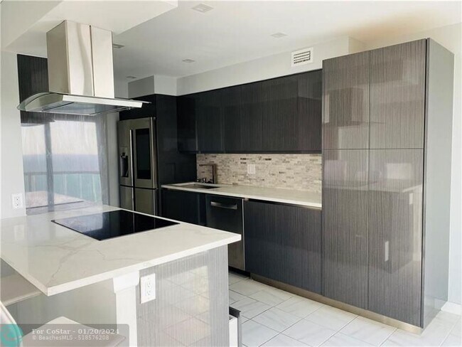 Building Photo - 3400 Galt Ocean Dr