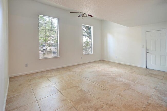 Building Photo - 1050 Crystal Way
