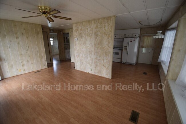 Foto del edificio - 1567 Longbow Dr