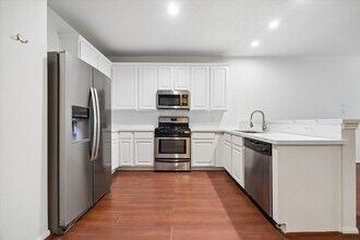 Building Photo - 1161 Eden Park Ln