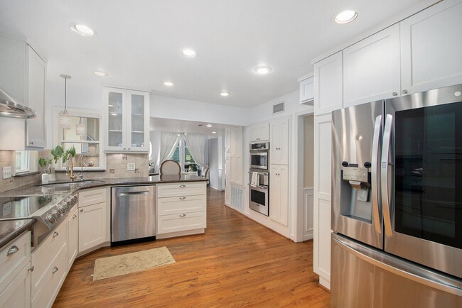 Elevated Kitchen - 2522 Wordsworth St