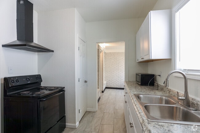 Unit 1 - 1BD, 1BA - Kitchen - Norwood Street Apartments