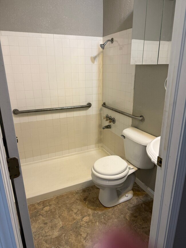 Foto del edificio - 3601 Dana Dr