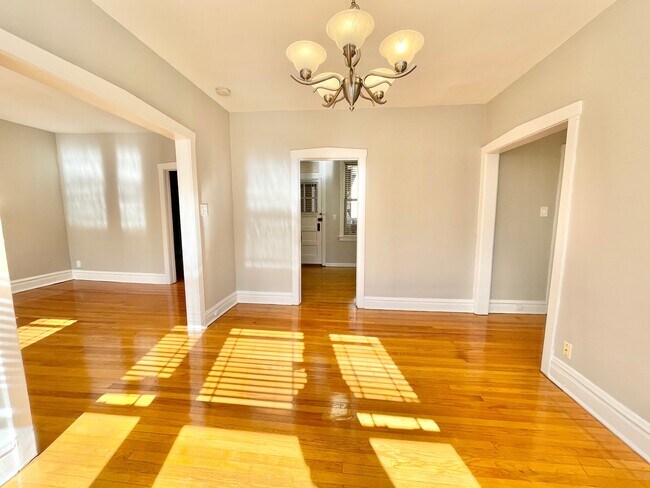 Building Photo - 6977 N Bell Ave