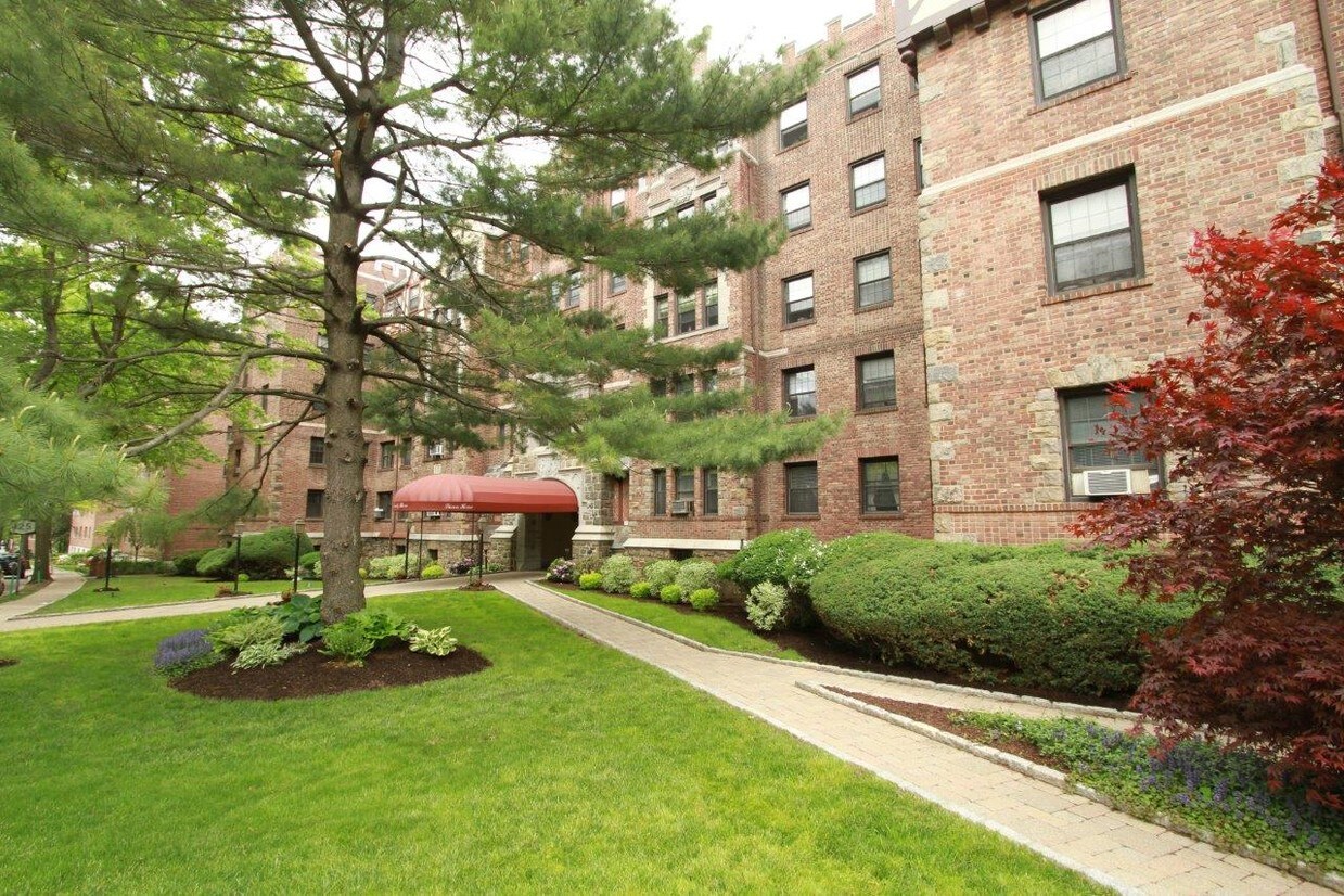 Primary Photo - 23 Old Mamaroneck Rd