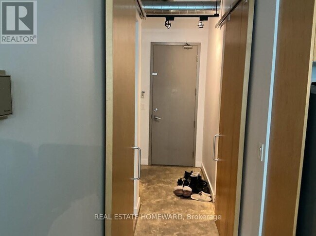 Photo du bâtiment - 188 Eglinton Ave E