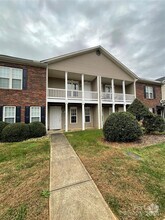 Building Photo - 1619 Oak Leaf Dr NW