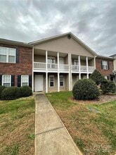 Building Photo - 1619 Oak Leaf Dr NW