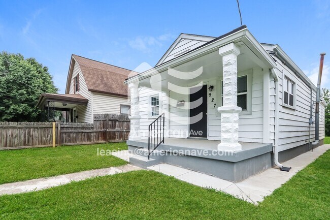 Building Photo - 927 W Whitney Ave