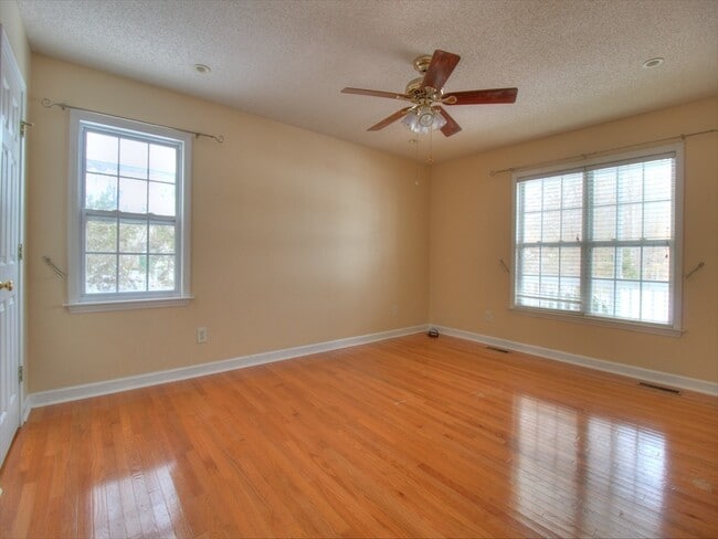 Building Photo - Beautiful 3 bedroom / 2.5 Bath Home in Winston-Salem