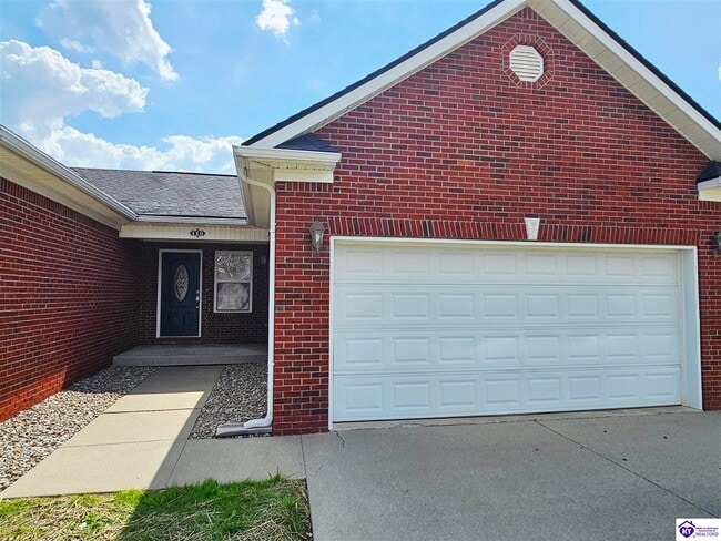 Building Photo - 118 Twin Lakes Dr