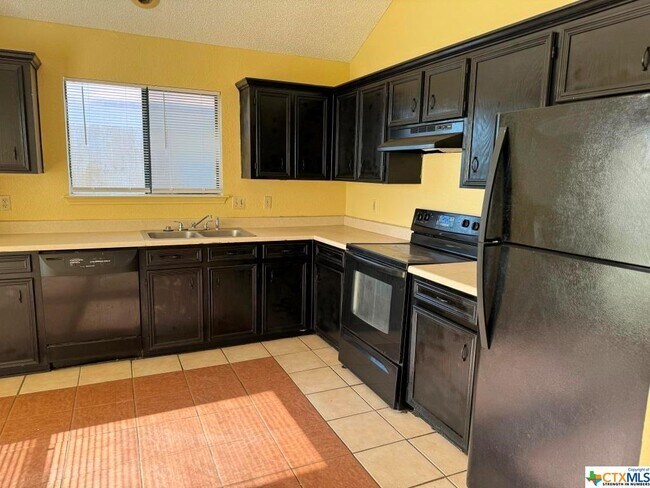 Foto del edificio - 2404 Bluebonnet Dr