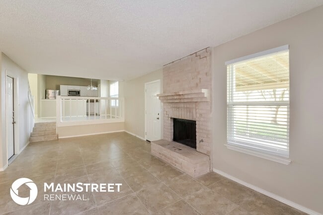 Building Photo - 5635 Sunup Dr