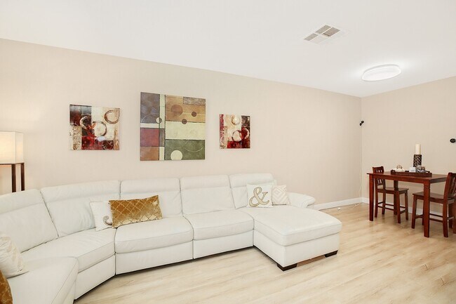 Building Photo - 77 Rabano