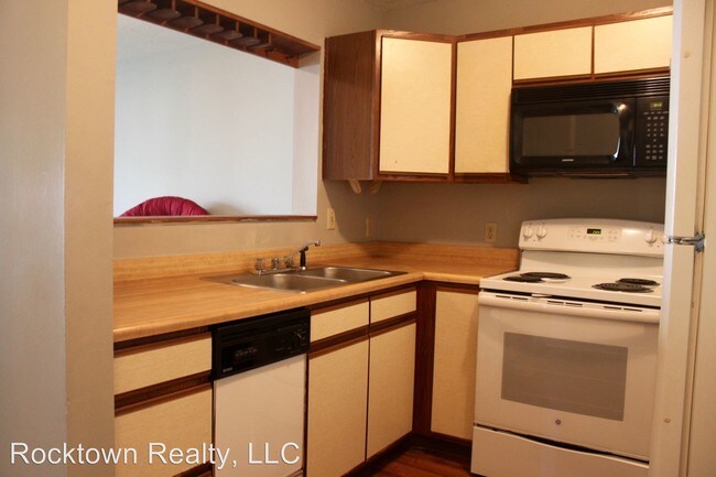 Building Photo - 1346 Hunters Rd