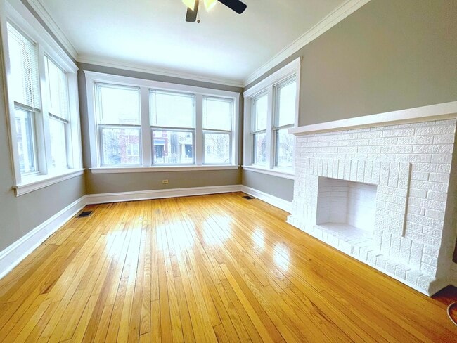 Building Photo - 5036 N Troy St