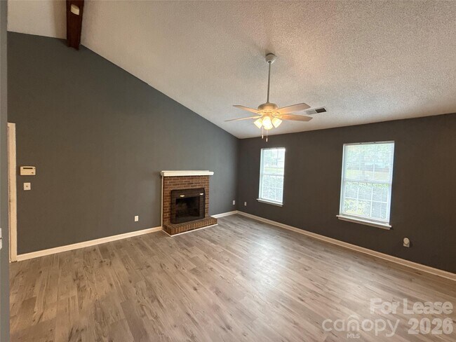 Building Photo - 11111 Meadow Bank Ln