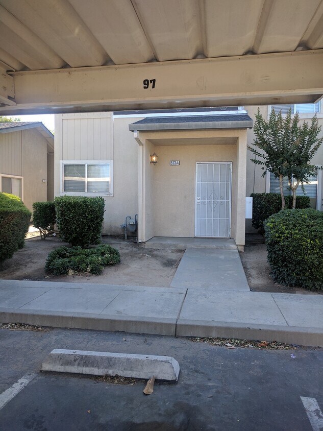 Foto principal - Townhouse in a gated community near Creeks...