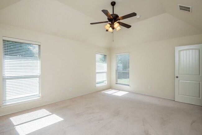 Foto del edificio - Beautiful 3 Bedroom 2 Bath in Whitestone R...