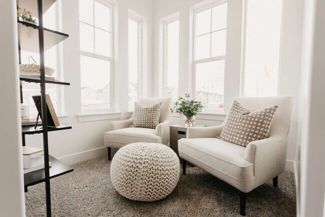 Foto del edificio - 782 Pratt Ln