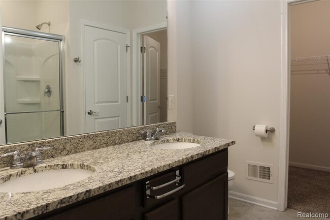 Foto del edificio - 8270 Carston Ln