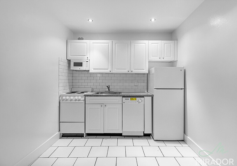 132 E 45th St Unit 4E, New York, NY 10017 Room for Rent in New York