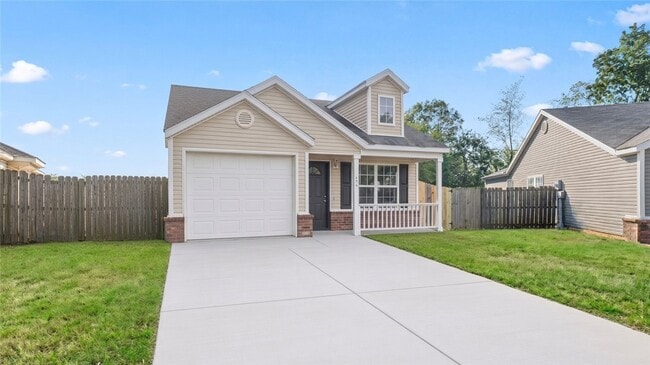 Building Photo - 1304 C Ct