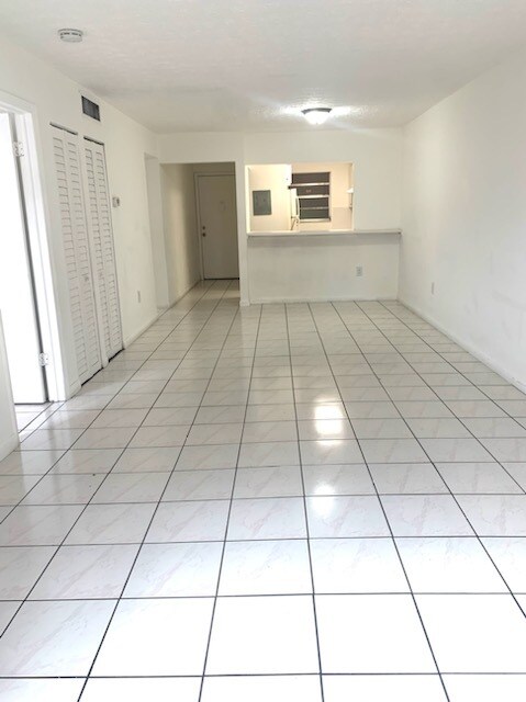 Primary Photo - 6055 W 19th Ave