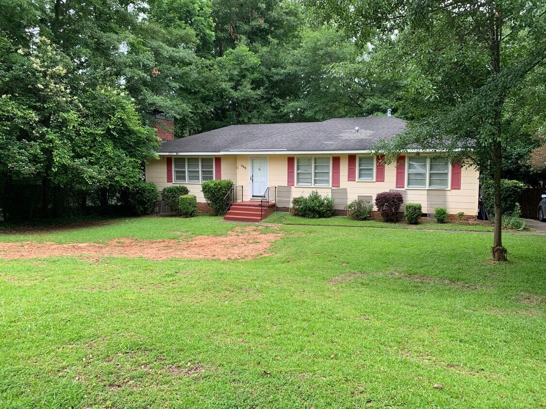 Primary Photo - Charming home in the Opelika Historic Dist...