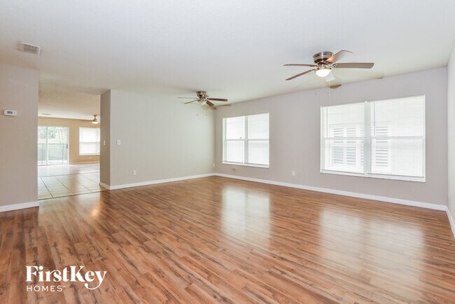 Building Photo - 315 Willowbay Ridge St