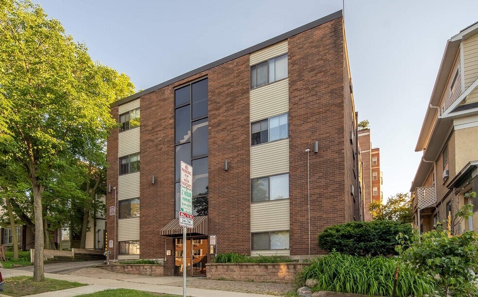 22 N Hancock St