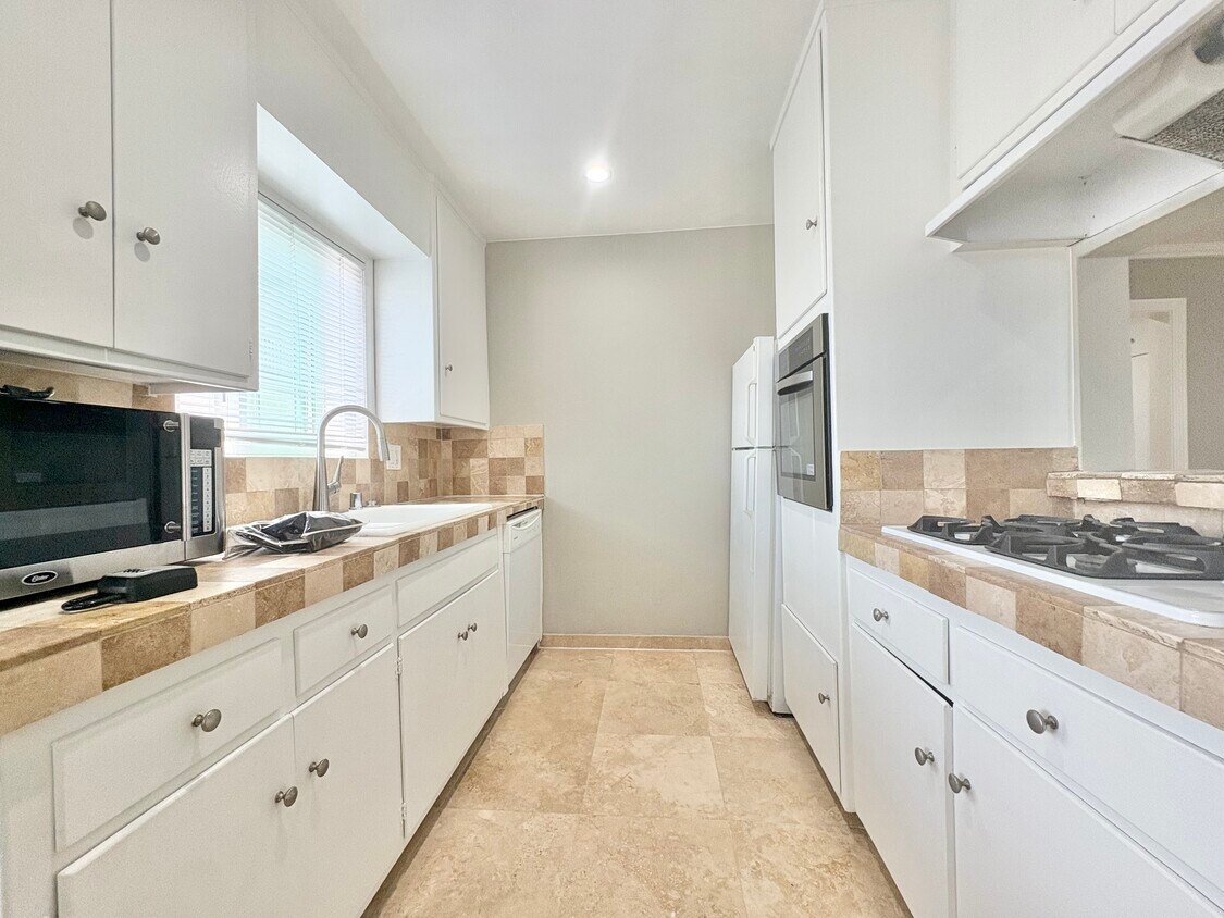 Foto principal - 1619 Colby Ave
