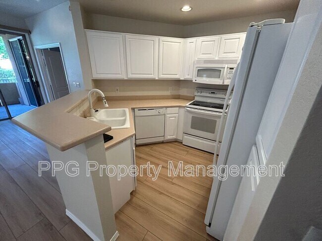 Foto del edificio - 7887 N 16th St