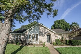 Building Photo - 2811 S Blue Meadow Cir