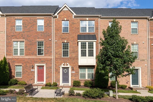 Foto del edificio - 4658 Hudson St