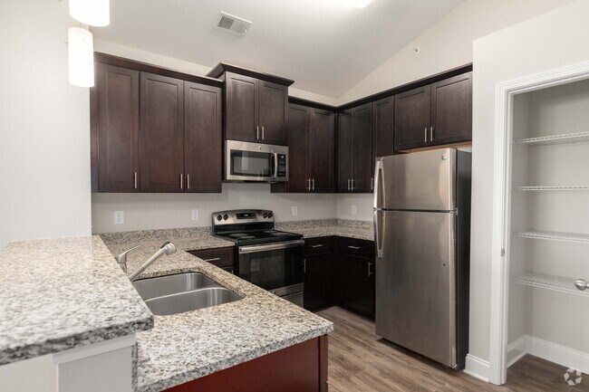 2HAB, 2BA - 1.232 ft² de verano - Keystone At Mebane Oaks