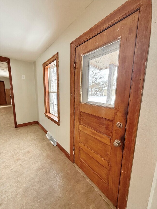 Building Photo - 56 Pine Trail