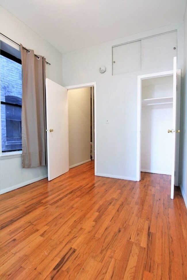 Building Photo - 726 Amsterdam Ave