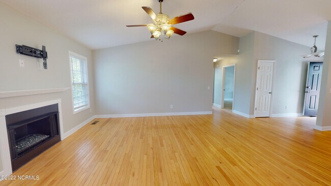 Building Photo - 180 Sandhills Cir