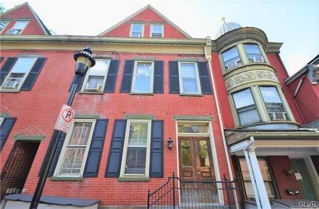 Building Photo - 639 Walnut St
