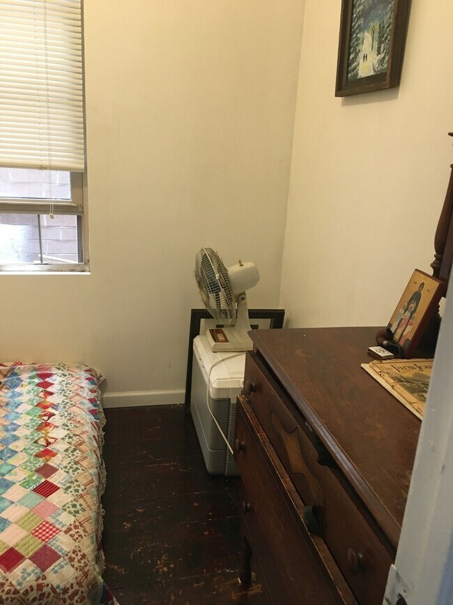 Foto del edificio - 821 N Hermitage Ave