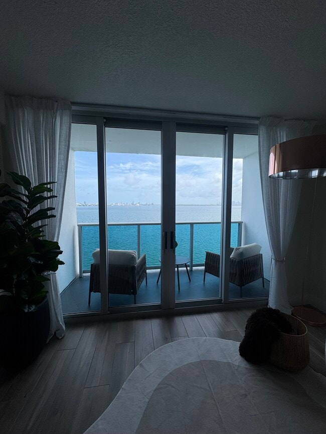 Foto del edificio - 1275 NE 79th St