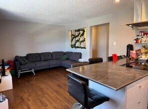 Building Photo - 980 Dynes Rd